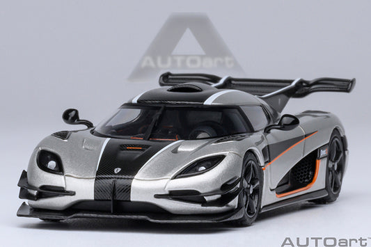 20042 KOENIGSEGG ONE : 1 (MOON GREY/CARBON BLACK /ORANGE ACCENTS)