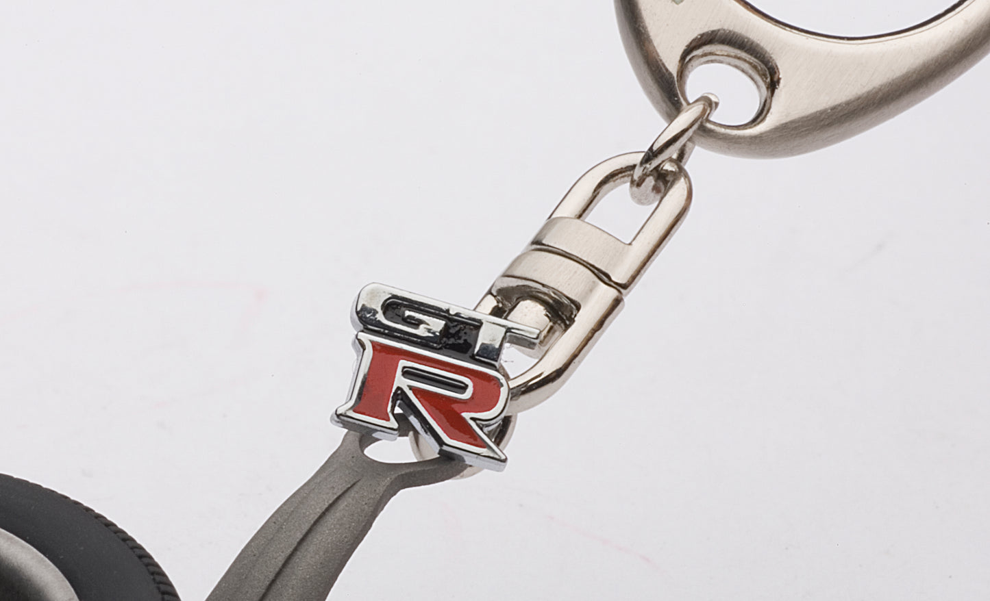 40356 NISSAN SKYLINE R34 GTR WHEEL KEYCHAIN (WITH GT-R EMBLEM HANGED)