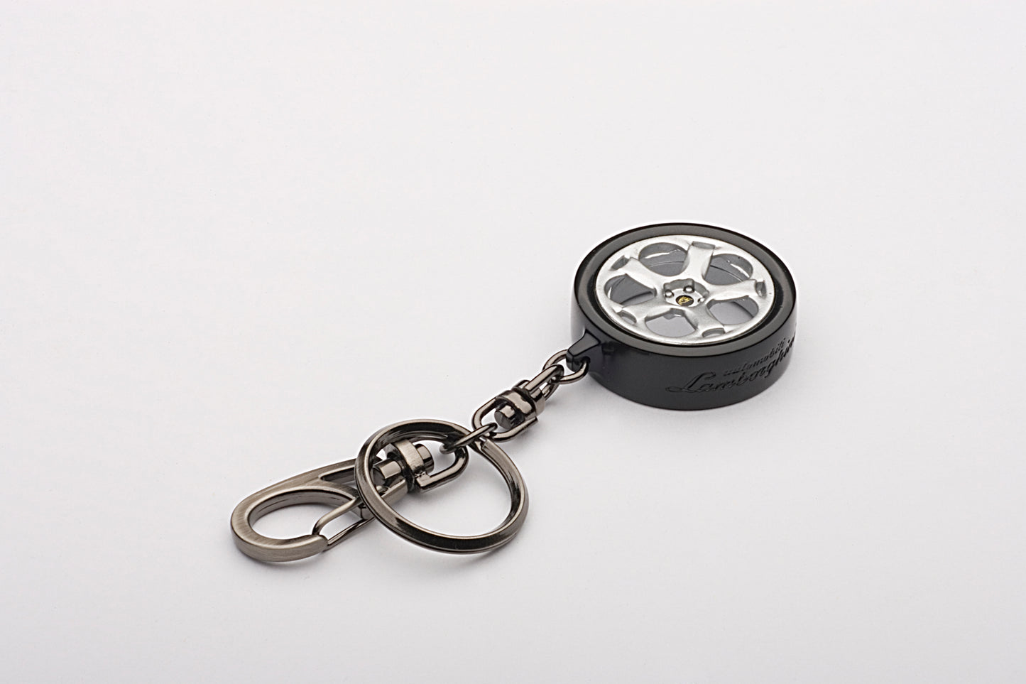 40444 1:18 LAMBORGHINI GALLARDO WHEEL KEYCHAIN (PLASTIC WHEEL/BLACK METAL TYRE)