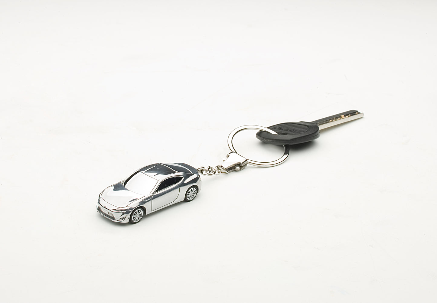 41610-002  1/87 TOYOTA GT86 (ALUMINM CAR KEYCHAIN) - For European market