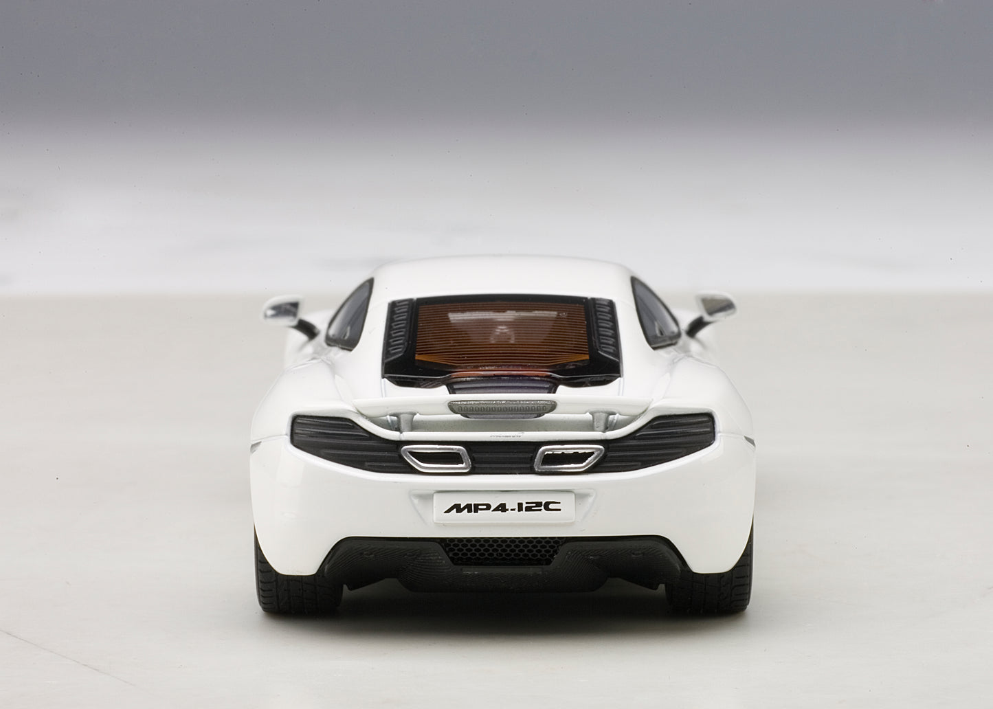 56009 MCLAREN 12C (WHITE)