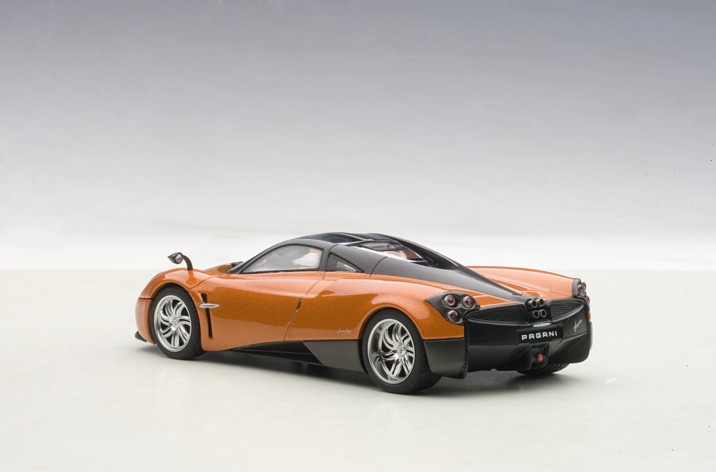 58207 PAGANI HUAYRA (BRONZE)