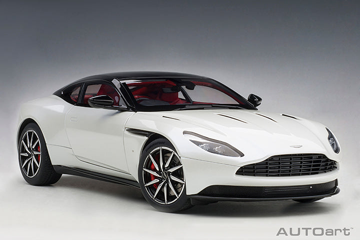 70266 1/18 ASTON MARTIN DB11 (MORNING FROST WHITE)