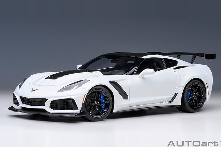 71270 CHEVROLET CORVETTE C7 ZR1 (ARCTIC WHITE)