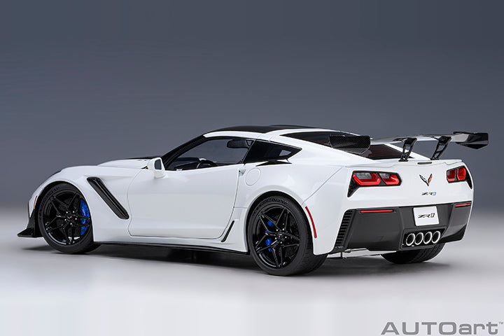 71270 CHEVROLET CORVETTE C7 ZR1 (ARCTIC WHITE)