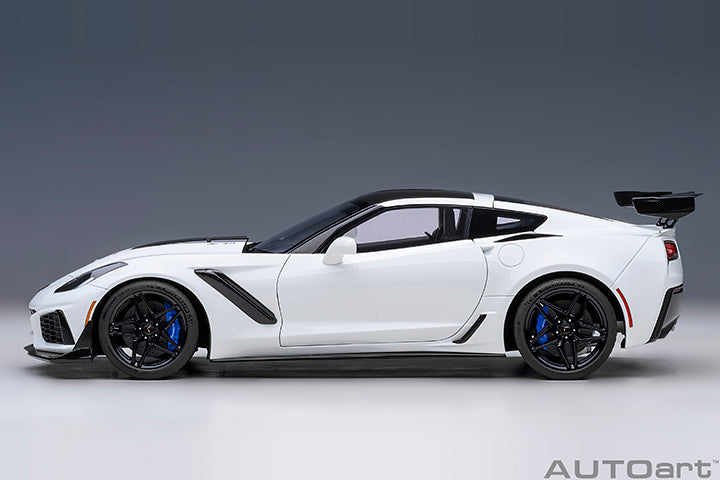 71270 CHEVROLET CORVETTE C7 ZR1 (ARCTIC WHITE)
