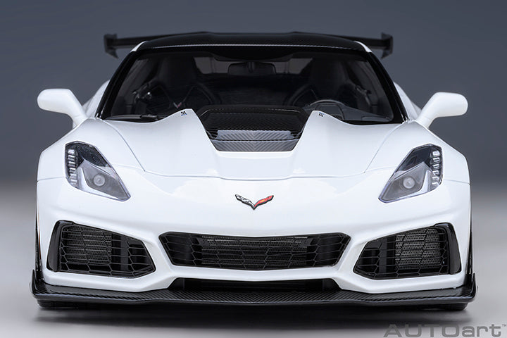 71270 CHEVROLET CORVETTE C7 ZR1 (ARCTIC WHITE)