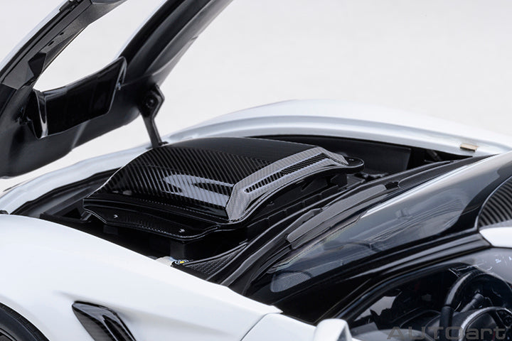 71270 CHEVROLET CORVETTE C7 ZR1 (ARCTIC WHITE)