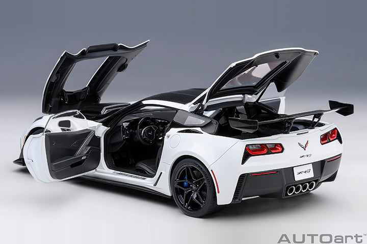 71270 CHEVROLET CORVETTE C7 ZR1 (ARCTIC WHITE)
