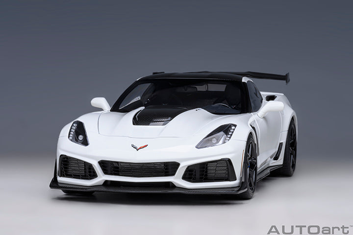 71270 CHEVROLET CORVETTE C7 ZR1 (ARCTIC WHITE)
