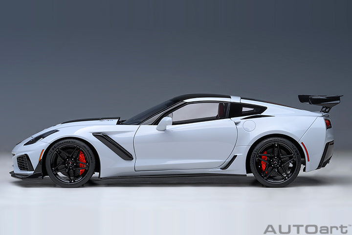 71277 CHEVROLET CORVETTE C7 ZR1 (CERAMIC MATRIX GREY METALLIC)