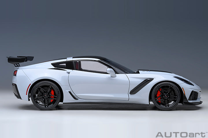 71277 CHEVROLET CORVETTE C7 ZR1 (CERAMIC MATRIX GREY METALLIC)