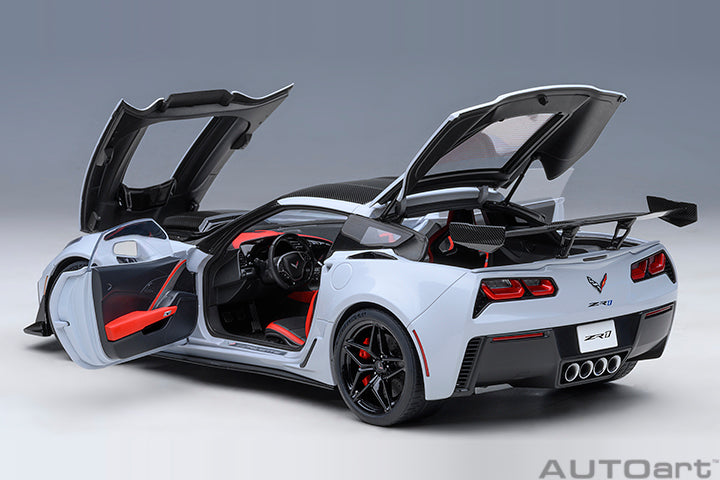 71277 CHEVROLET CORVETTE C7 ZR1 (CERAMIC MATRIX GREY METALLIC)