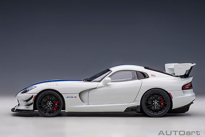 71731 DODGE VIPER GTS-R COMMEMORATIVE EDITION ACR 2017 (WHITE W/ PEARL BLUE STRIPES)