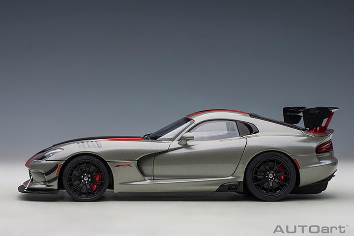 71733 DODGE VIPER ACR 2017 (BILLET SILVER METALLIC W/ BLACK STRIPES)