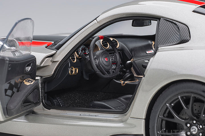 71733 DODGE VIPER ACR 2017 (BILLET SILVER METALLIC W/ BLACK STRIPES)