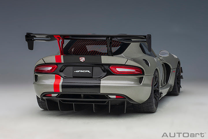 71733 DODGE VIPER ACR 2017 (BILLET SILVER METALLIC W/ BLACK STRIPES)
