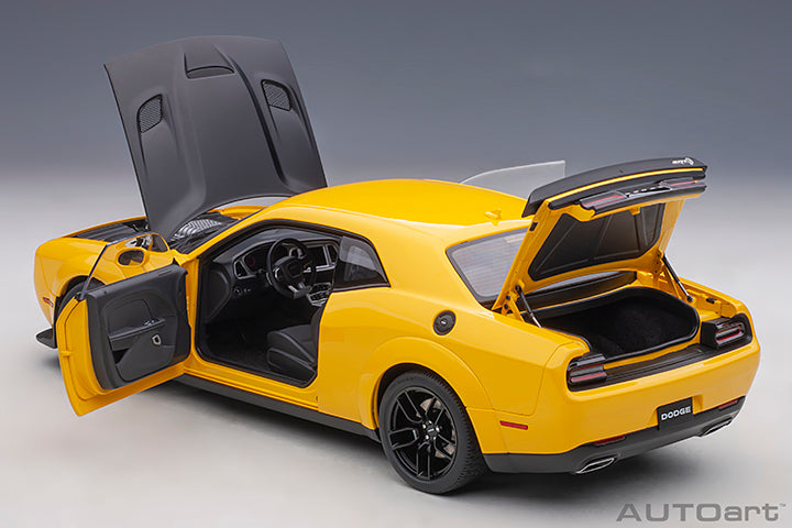 71737 DODGE CHALLENGER SRT HELLCAT WIDEBODY 2018 (YELLOW JACKET/SATIN BLACK PAINTED HOOD)