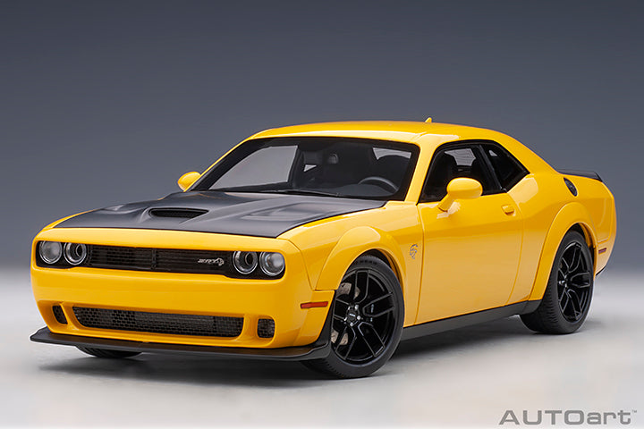 71737 DODGE CHALLENGER SRT HELLCAT WIDEBODY 2018 (YELLOW JACKET/SATIN BLACK PAINTED HOOD)