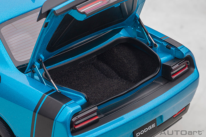 71742 DODGE CHALLENGER 392 HEMI SCAT PACK SHAKER 2018 (B5 BLUE PEARL COAT)
