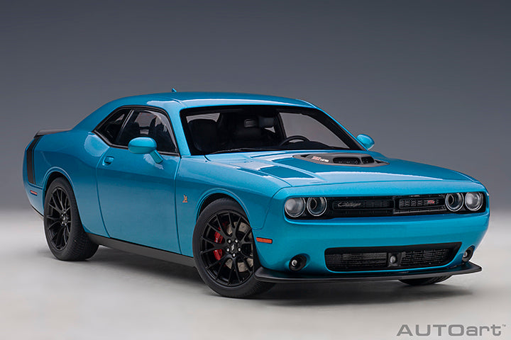 71742 DODGE CHALLENGER 392 HEMI SCAT PACK SHAKER 2018 (B5 BLUE PEARL COAT)