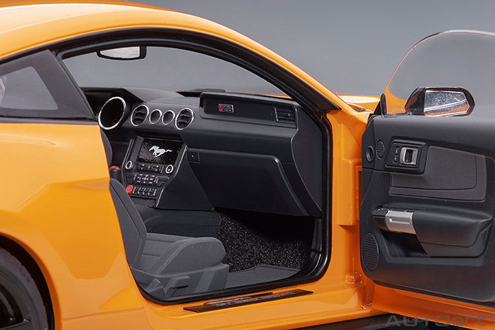 72929 FORD SHELBY GT-350R (FURY ORANGE)