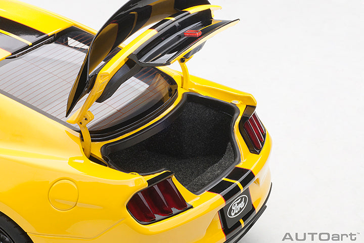 72932 FORD SHELBY GT-350R (TRIPLE YELLOW W/ BLACK STRIPES)
