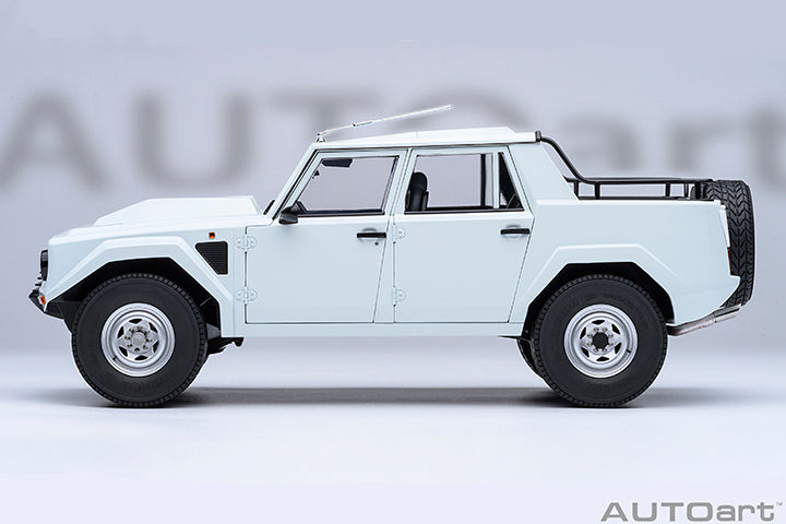 74549 LAMBORGHINI LM002 (BIANCO POLO PARK/WHITE)