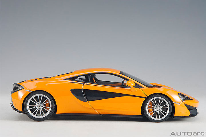 76044 1/18 McLAREN 570S (McLAREN ORANGE/SILVER WHEELS)