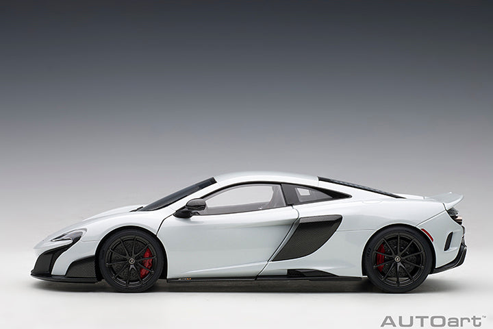76046 1/18 McLAREN 675LT (SILICA WHITE)