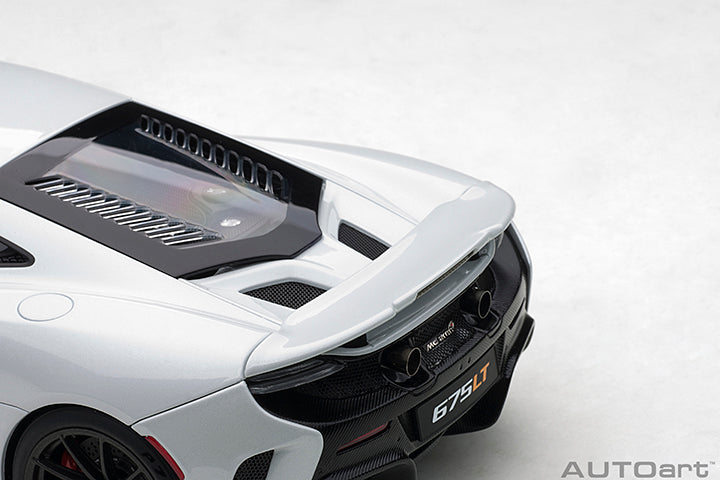 76046 1/18 McLAREN 675LT (SILICA WHITE)