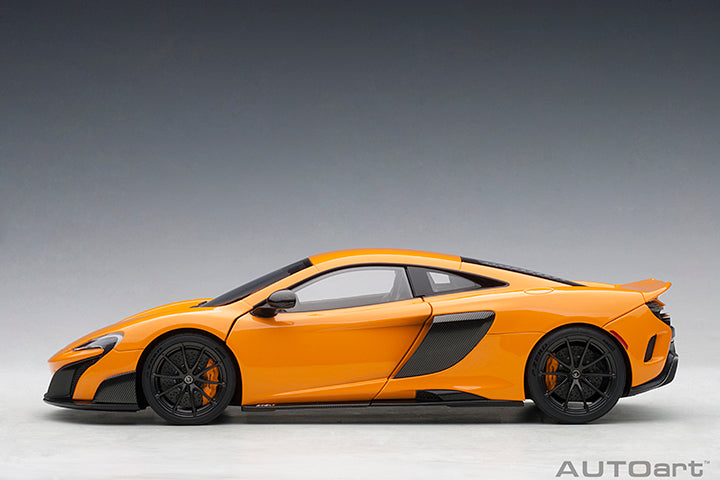 76048 1/18 McLAREN 675LT (McLAREN ORANGE)