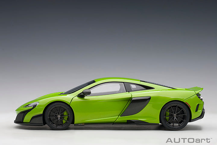 76049 1/18 McLAREN 675LT (NAPIER GREEN)