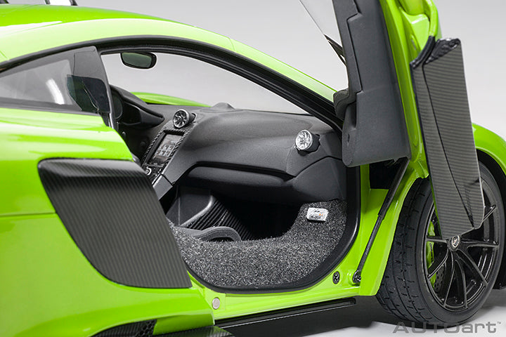 76049 1/18 McLAREN 675LT (NAPIER GREEN)