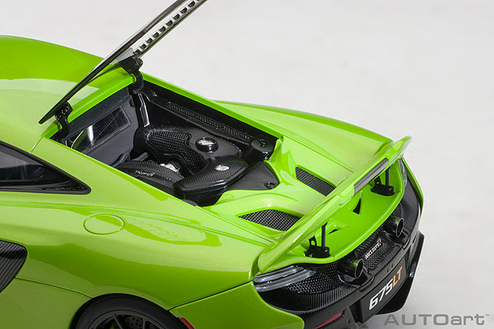 76049 1/18 McLAREN 675LT (NAPIER GREEN)
