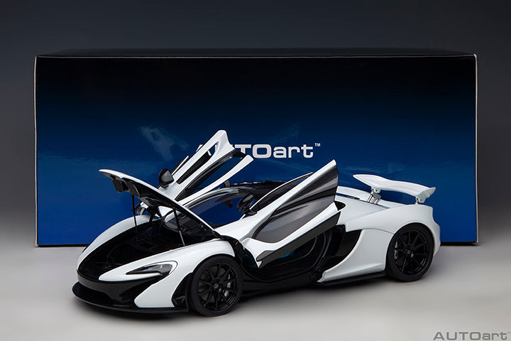 76066 McLAREN P1 (ALASKAN DIAMOND WHITE W/ BLUE/BLACK INTERIOR)