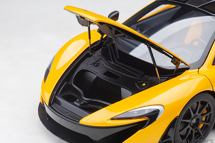 76067 1/18 McLAREN P1 (VOLCANO YELLOW W/ YELLOW/BLACK INTERIOR)