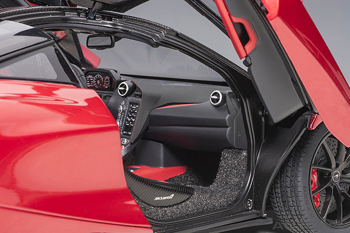 76072 1/18 McLAREN 720S (MEMPHIS RED/METALLIC RED)