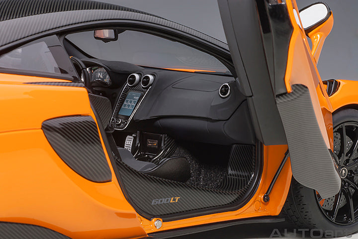76085 McLAREN 600LT (VOLCANO RED)
