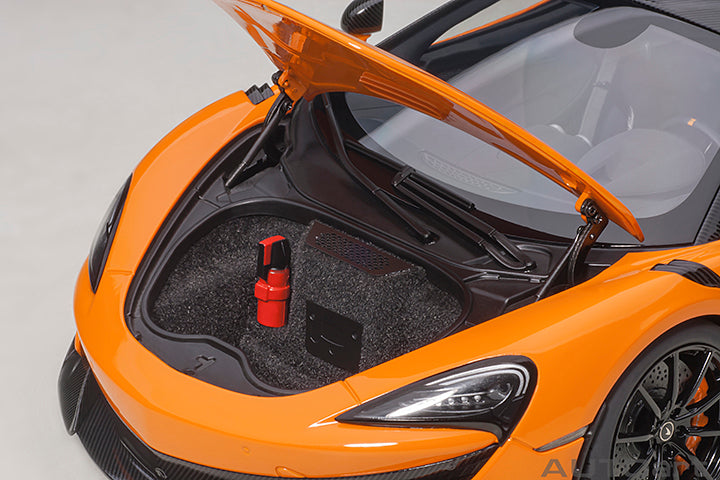 76085 McLAREN 600LT (VOLCANO RED)