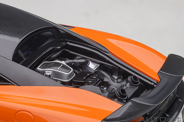 76085 McLAREN 600LT (VOLCANO RED)