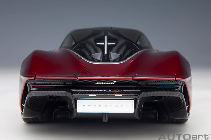 76087 McLAREN SPEEDTAIL (VOLCANO RED)