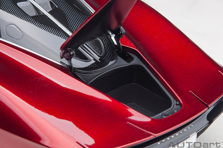 76087 McLAREN SPEEDTAIL (VOLCANO RED)