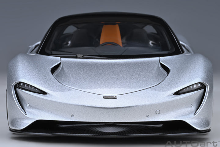 76090 McLAREN SPEEDTAIL (SUPERNOVA SILVER)