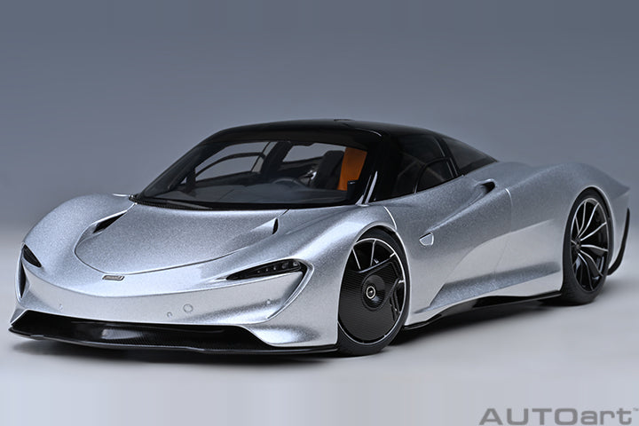 76090 McLAREN SPEEDTAIL (SUPERNOVA SILVER)