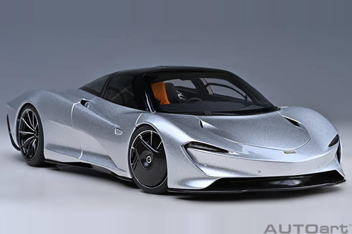 76090 McLAREN SPEEDTAIL (SUPERNOVA SILVER)