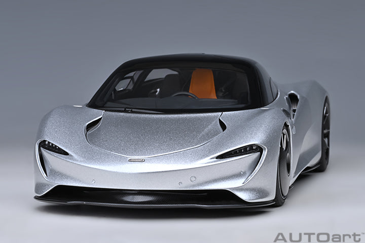 76090 McLAREN SPEEDTAIL (SUPERNOVA SILVER)