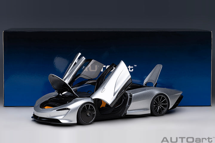 76090 McLAREN SPEEDTAIL (SUPERNOVA SILVER)