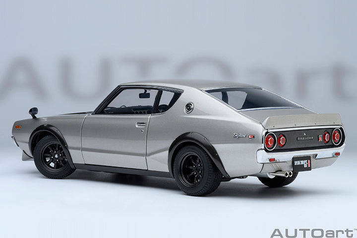 77477 "Online Exclusive" NISSAN SKYLINE 2000 GT-R (KPGC110) TUNED VERSION  "CARBON BLACK BONNET" (SILVER)