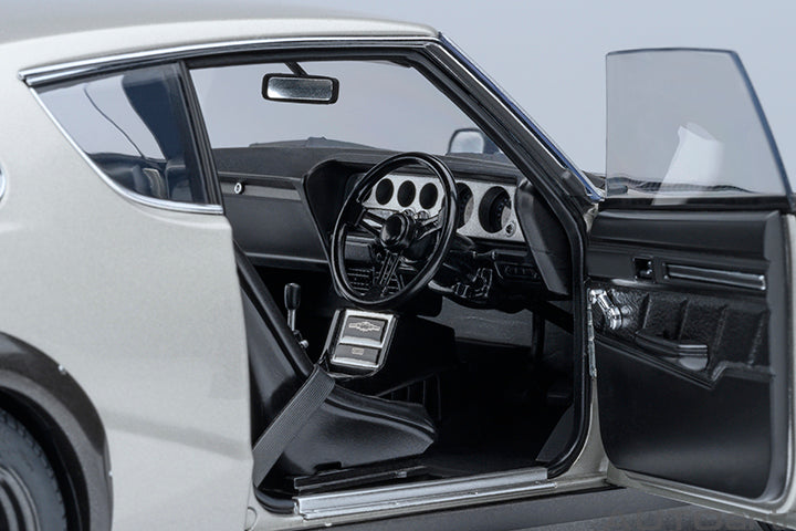77477 "Online Exclusive" NISSAN SKYLINE 2000 GT-R (KPGC110) TUNED VERSION  "CARBON BLACK BONNET" (SILVER)